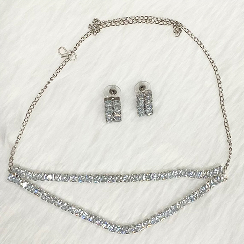 Different Available Ladies Imitation Rhodium Pendant Set