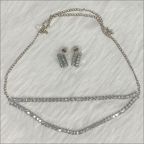 Different Available Ladies Imitation Rhodium Pendant Set