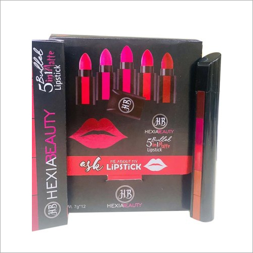 बुलेट मैट लिपस्टिक का उपयोग: लिप्स