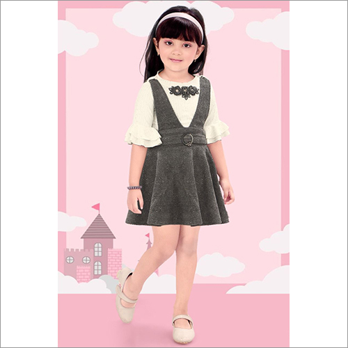 लड़की डिजाइनर स्कर्ट टॉप