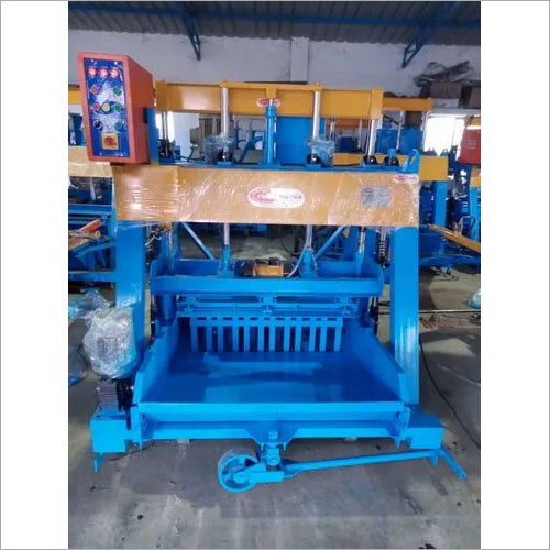 1074 Triple Vibrator Hollow Block Making Machine Capacity: 500-1000 T/Hr