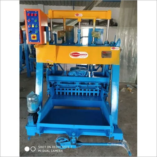 ब्लू सेमी ऑटोमैटिक हॉलो एंड सॉलिड ब्लॉक मेकिंग मशीन