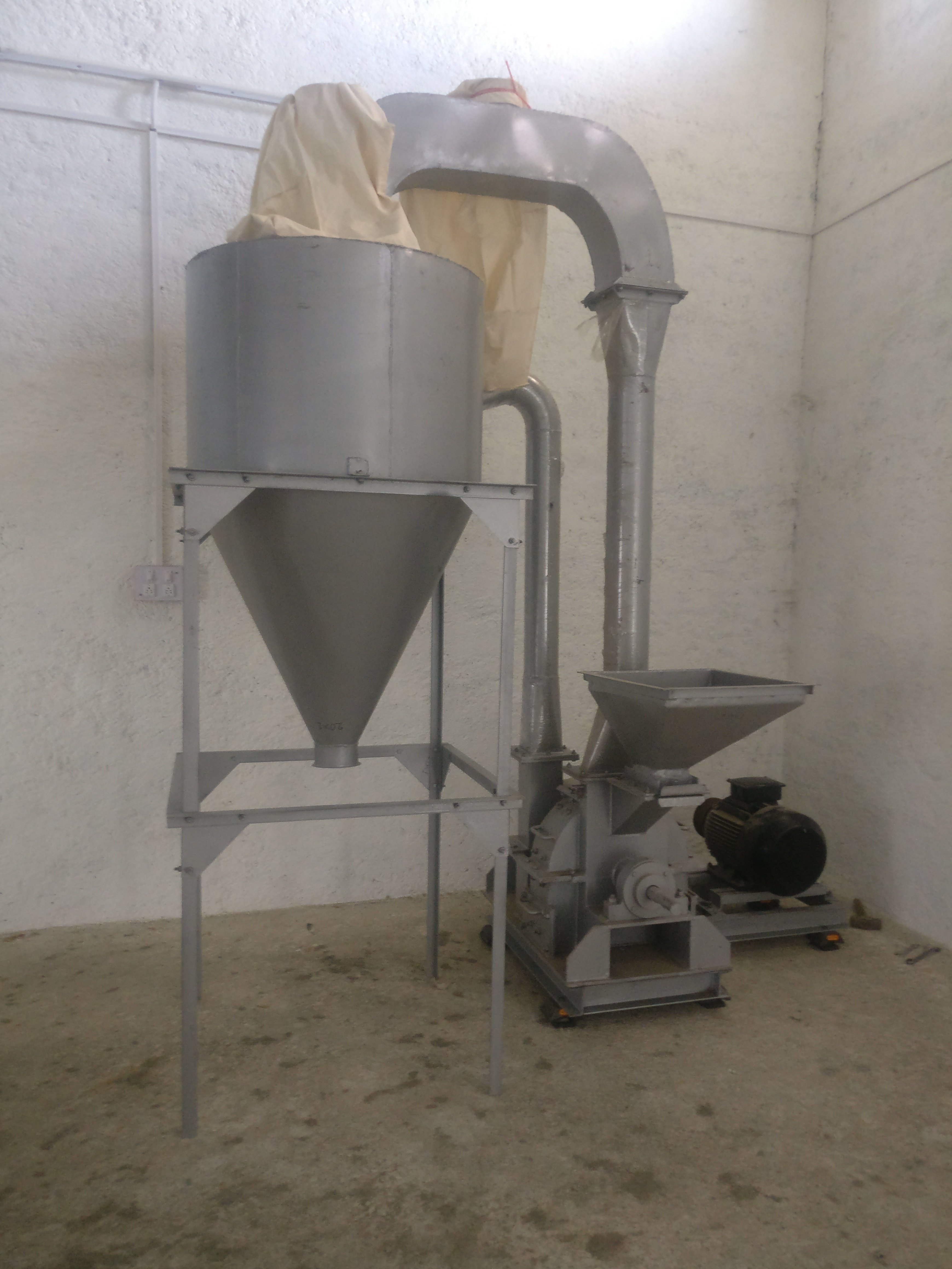 Turmeric Pulverizer - Stainless Steel, Electric Power Source | Industrial Use, High Durability, Low Power Consumption