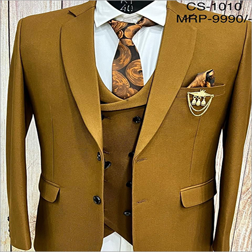 पीला कोट सूट