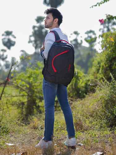 ब्लैक स्प्लेंडर लार्ज लैपटॉप बैकपैक 48Cm