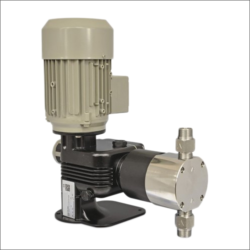 रिसीप्रोकेटिंग प्लंजर टाइप डोजिंग मीटरिंग पंप्स फ्लो रेट: 5000 Lph