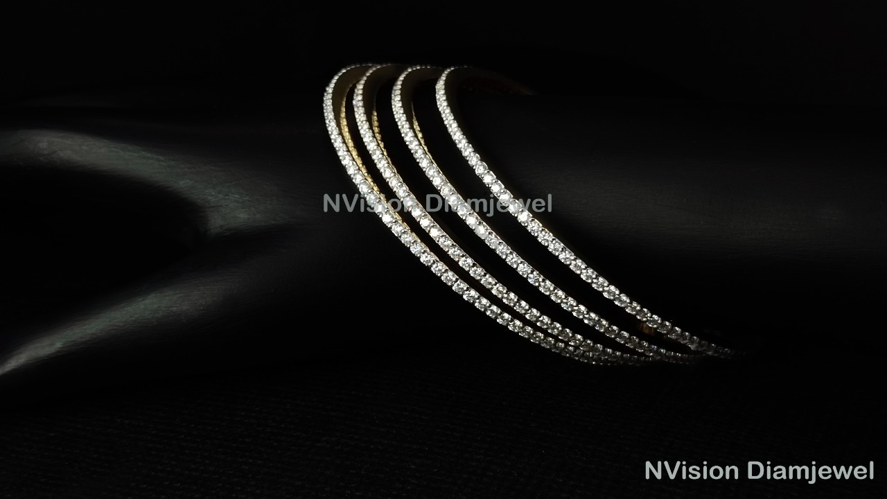 Natural Diamond Single Line Bangles 0.02 Pointers Diamond Carat Weight: 8.86 Carat