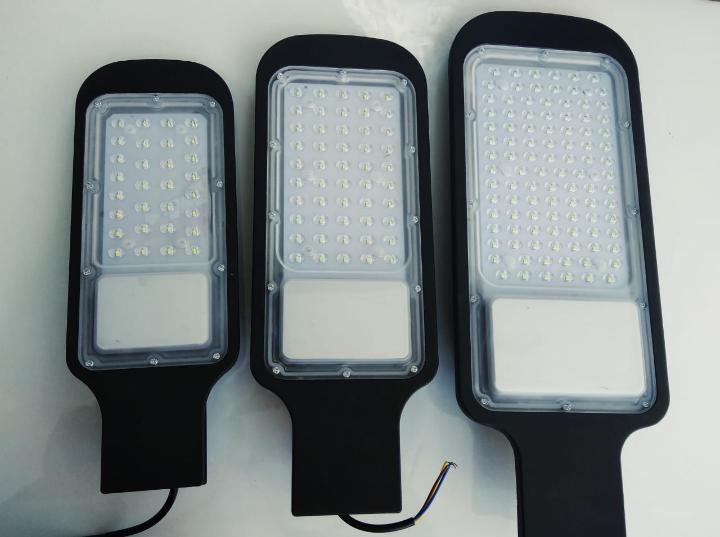 Led Street Lights - Pc Material, Variable Dimensions, Black Color | 72w High-power Led, Ip65 Rated For Street Lighting Applications, 1 Year Warranty