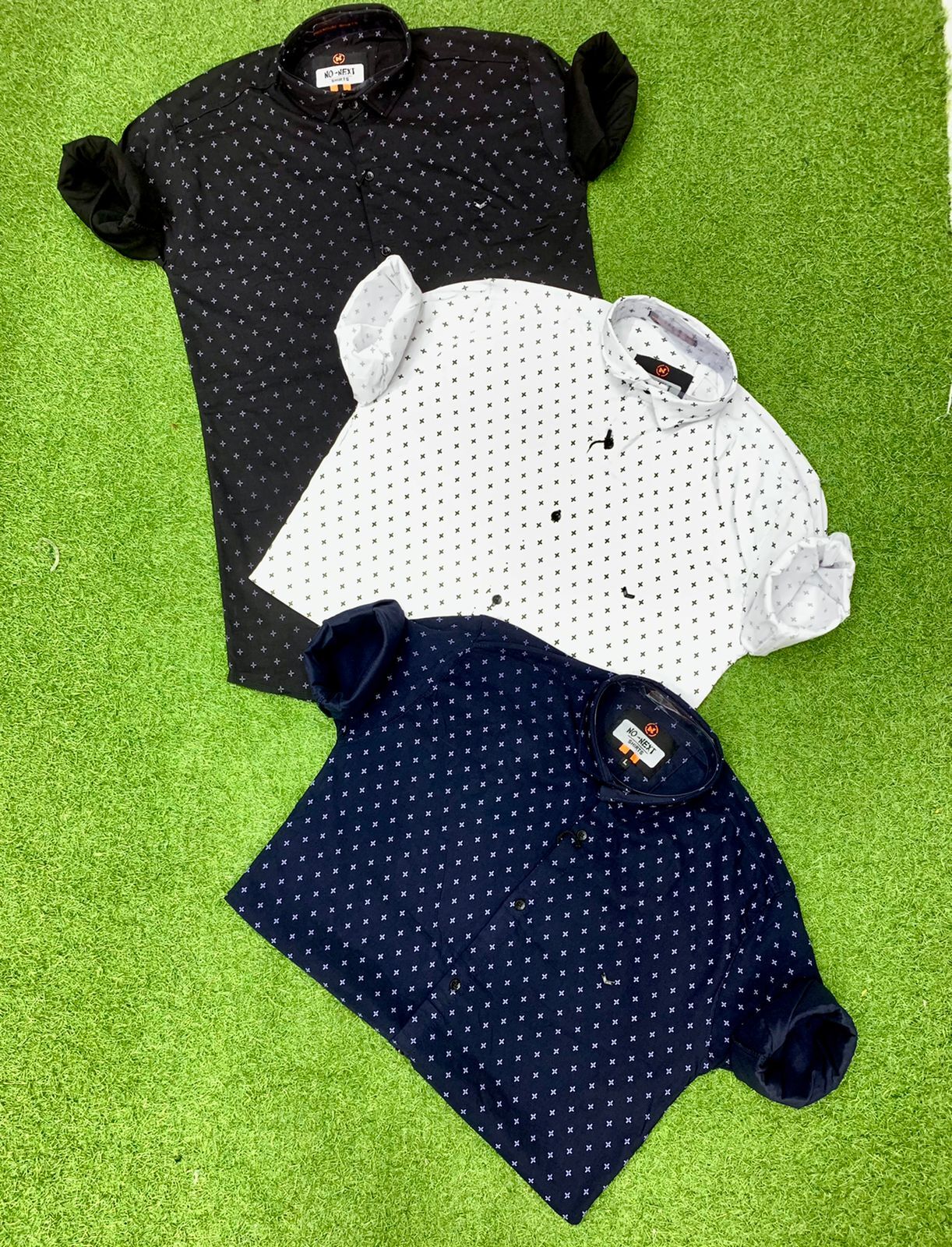 Mens T-shirt - Double Twill Lycra Stretchable Fabric, Half Sleeves, Checked Pattern, Sizes M, L, Xl, Washable With Button Closure