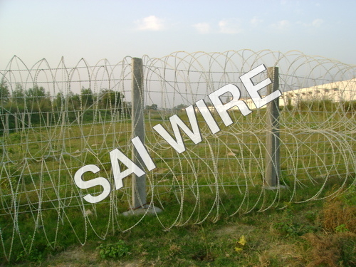 Industrial Concertina Razor Wire - Galvanized Steel, 500 mm Coil Diameter, 2.5 mm Gauge, 780 kg Breaking Strength | High Security, Sharp Blades, Easy Install, Durable