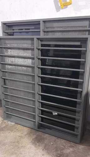 सलाखों के साथ एल्यूमीनियम खिड़की