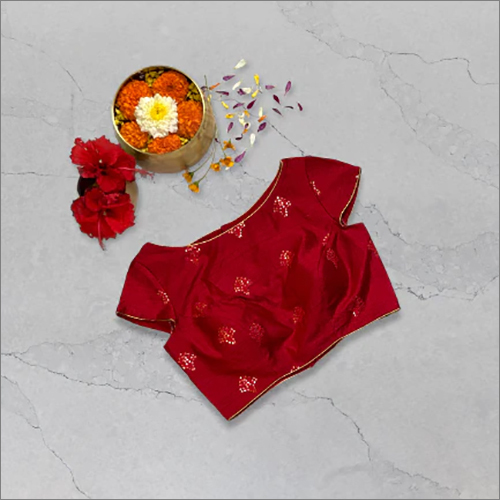 एम्ब्रॉयडरी किया हुआ लाल हाफ स्लीव ब्लाउज