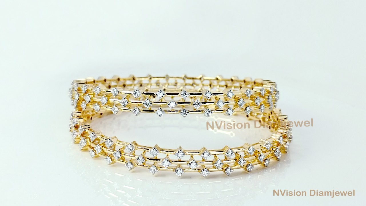 Natural Diamond Traditional Themed Modern Bangle Diamond Carat Weight: 5.96 Carat