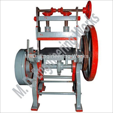 चमड़ा काटने की मशीन