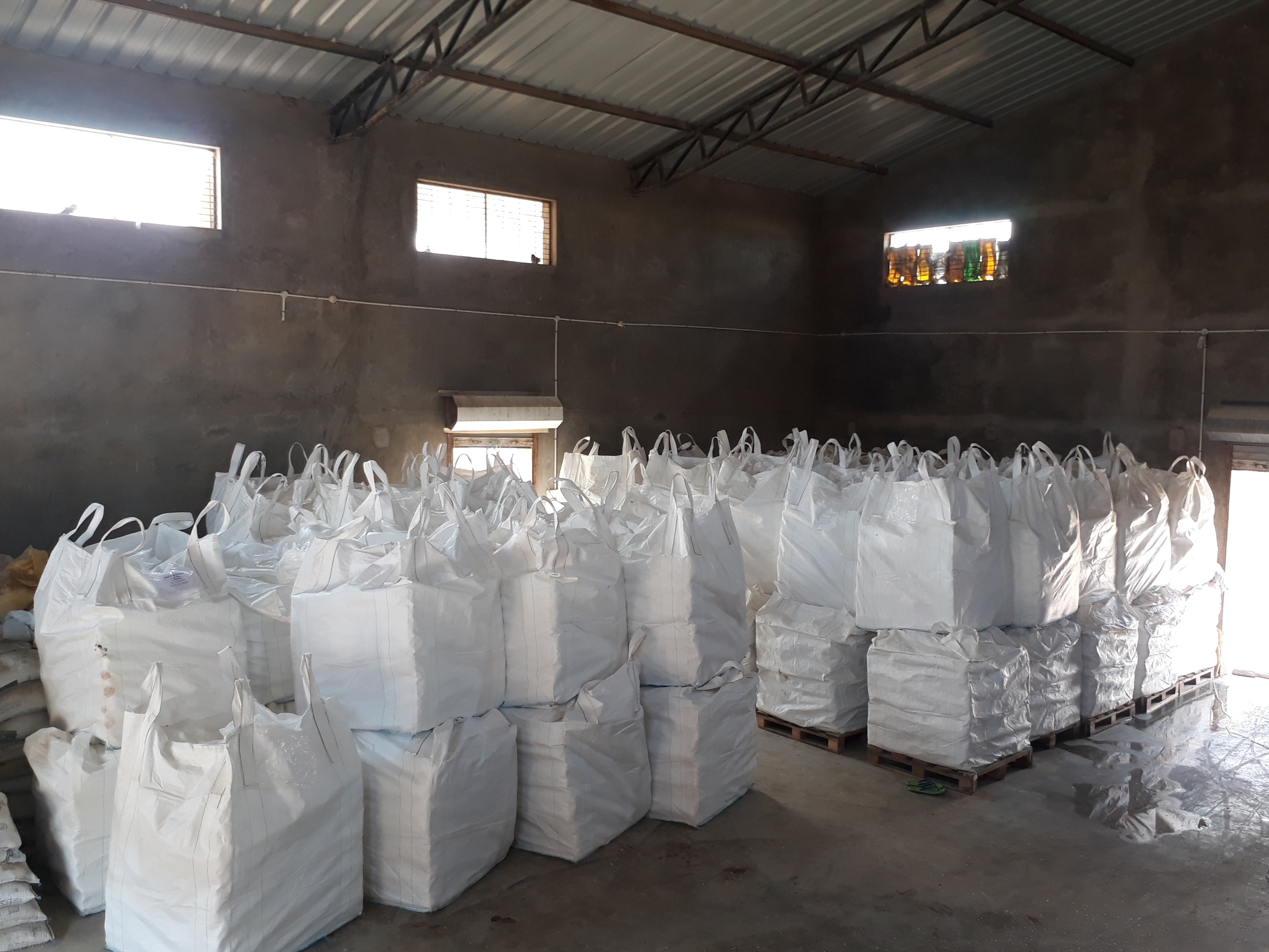 Super Fine White Opaque Quartz Silica 98.99 Pure Whiteness Sand And Grit Powder Price Per Ton Export Quality - Size: Size: (1) 0.1-0.4 Mm(2) 0.3-0.7 Mm (3)0.6-1.2mm (4) 1.2-2.5 Mm
