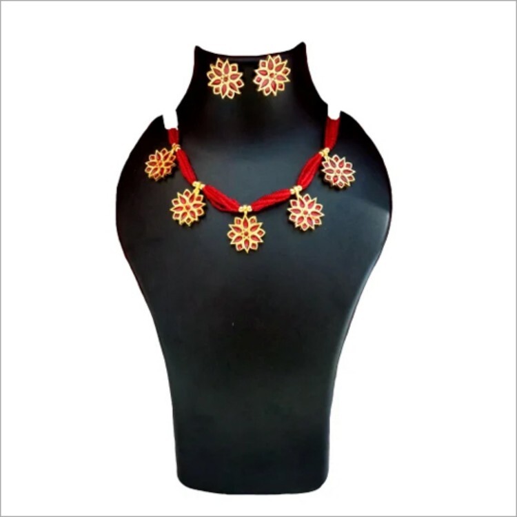 महिलाओं के फैंसी असमी गोहाना सेट लिंग: महिलाएं