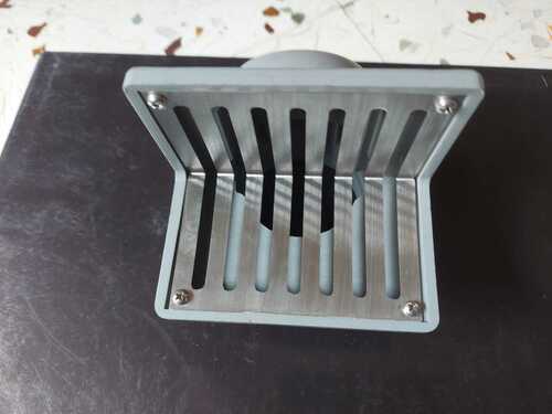 स्कूपर बालकनी ड्रेन