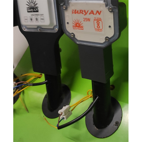 ब्लैक 3 - 4 इंच डिस्प्ले क्लैंप