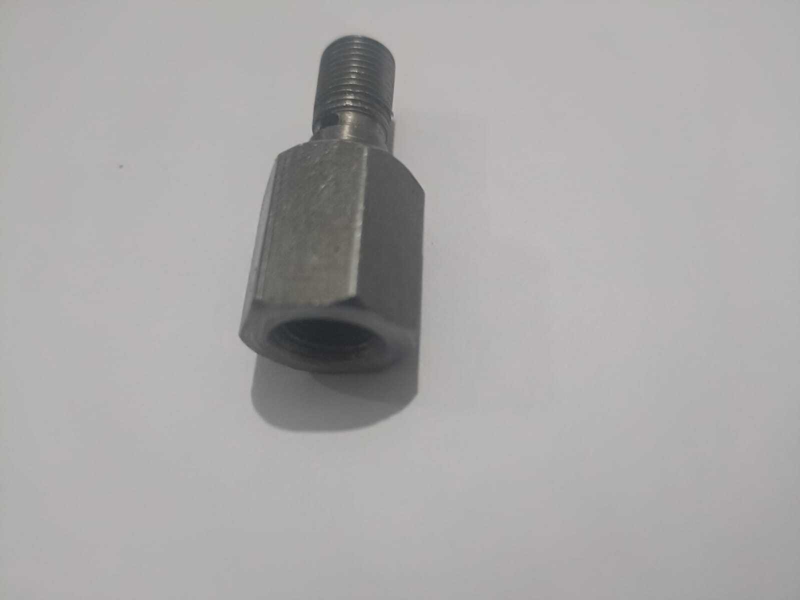 Adapter F I Pump Live Lubrication Farmtrac