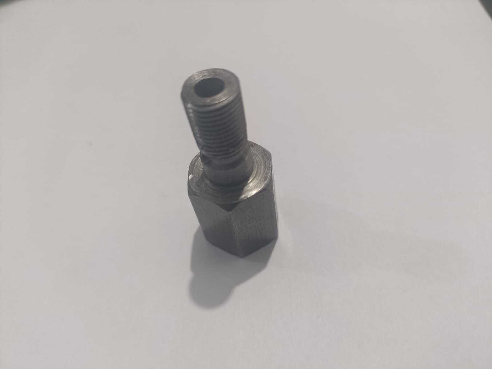 Adapter F I Pump Live Lubrication Farmtrac
