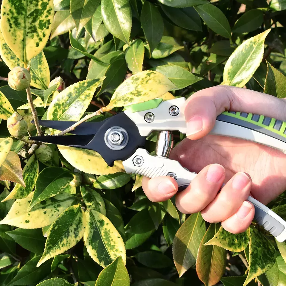 Garden Pruner - Premium Stainless Steel , Ergonomic Grip Handle For Comfort And Precision Trimming