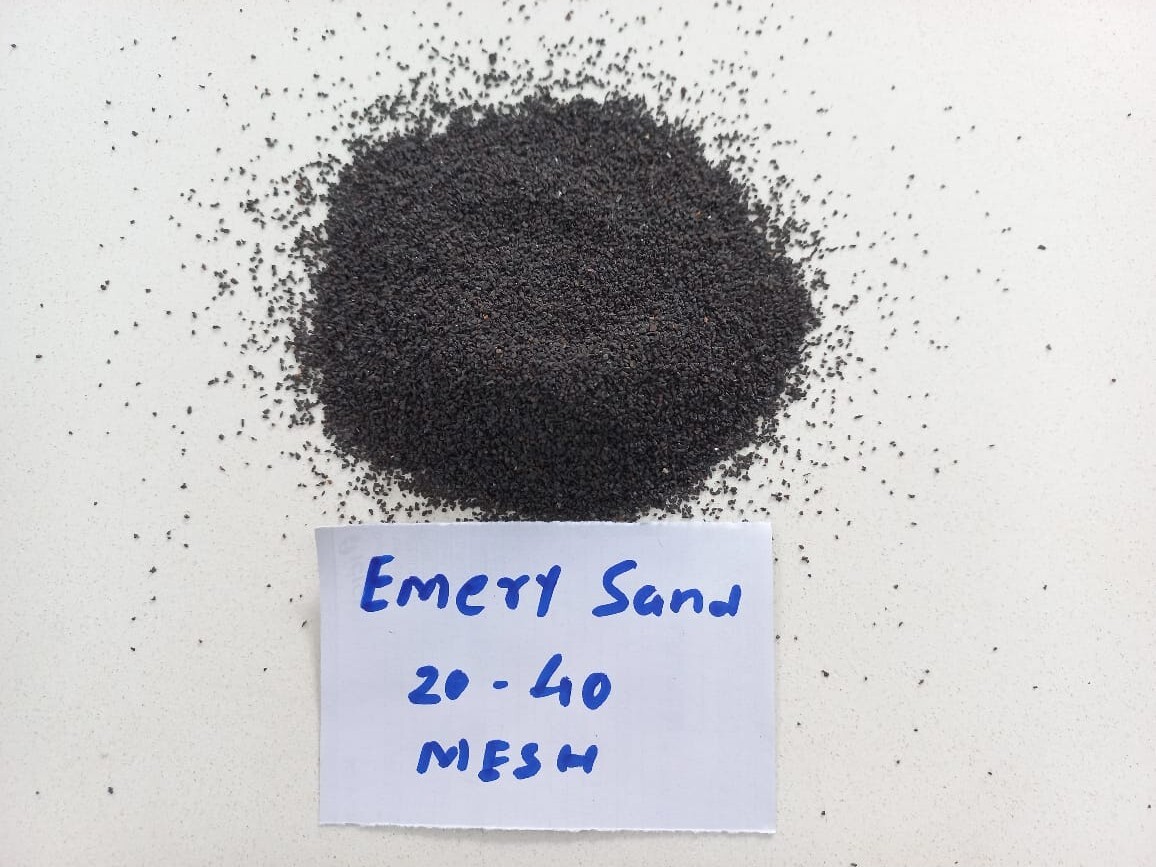 Induatial And Factory Used Sand Blasting And Water Jet Cutting Machine Raw Used Bulk Quantity Emery Grins Sand For Sale - Color: Black