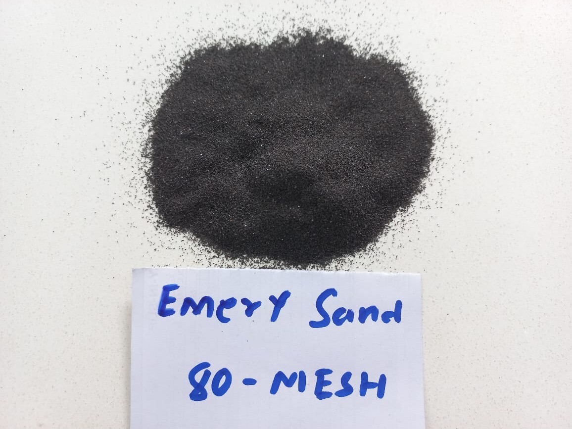 Induatial And Factory Used Sand Blasting And Water Jet Cutting Machine Raw Used Bulk Quantity Emery Grins Sand For Sale - Color: Black