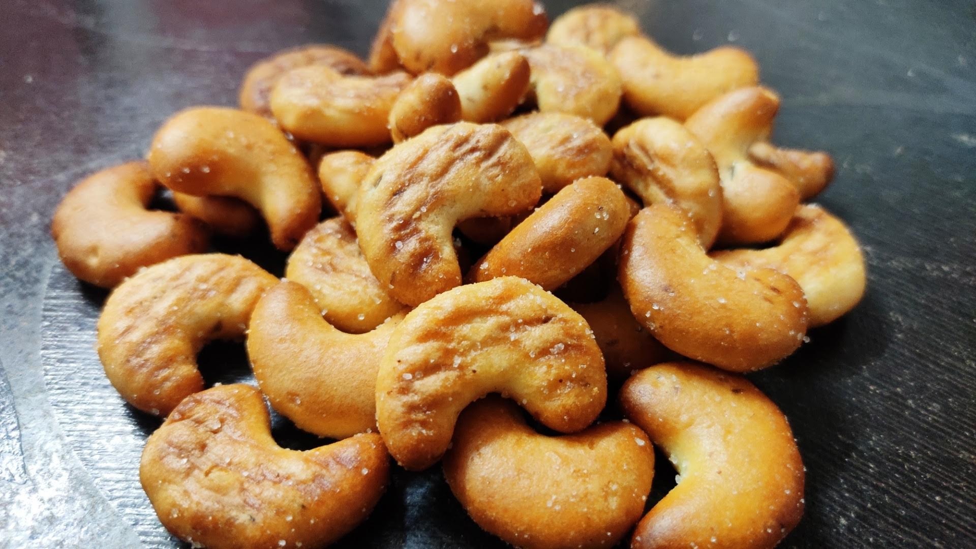 Kaju Biscuit Machine Capacity: 40 Kg/hr