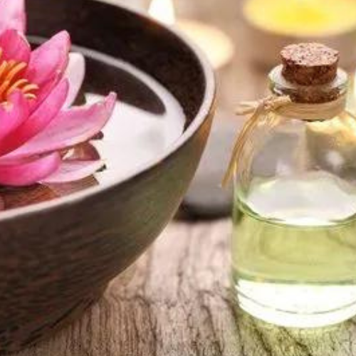 लोटस एब्सोल्यूट ऑयल की शुद्धता: 100%