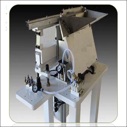 Single Step Stepper Feeder - Electric Power, Gray Color | Durable, Easy To Operate, Consumes Less Power, Strong Design