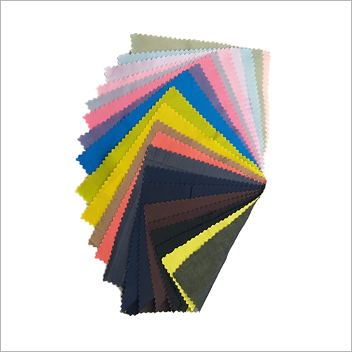 बहुरंगा रंगा कपड़ा