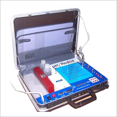 जल और मिट्टी विश्लेषण किट