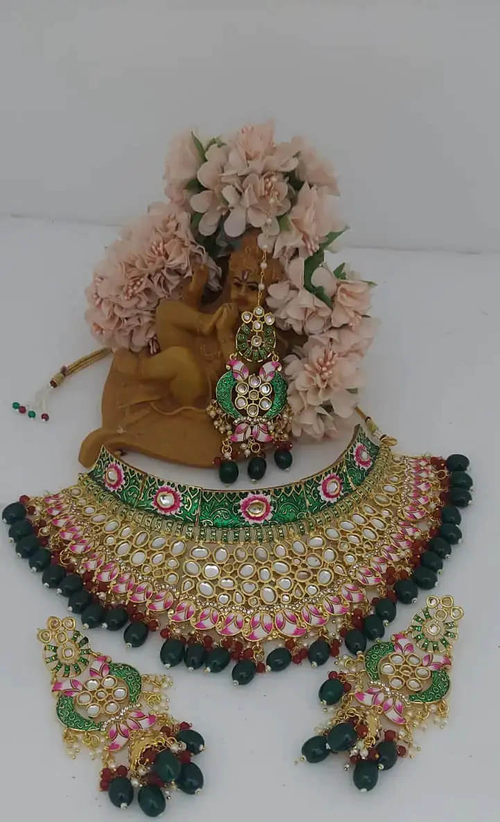 Traditional Kundan Necklace Jewellery Set