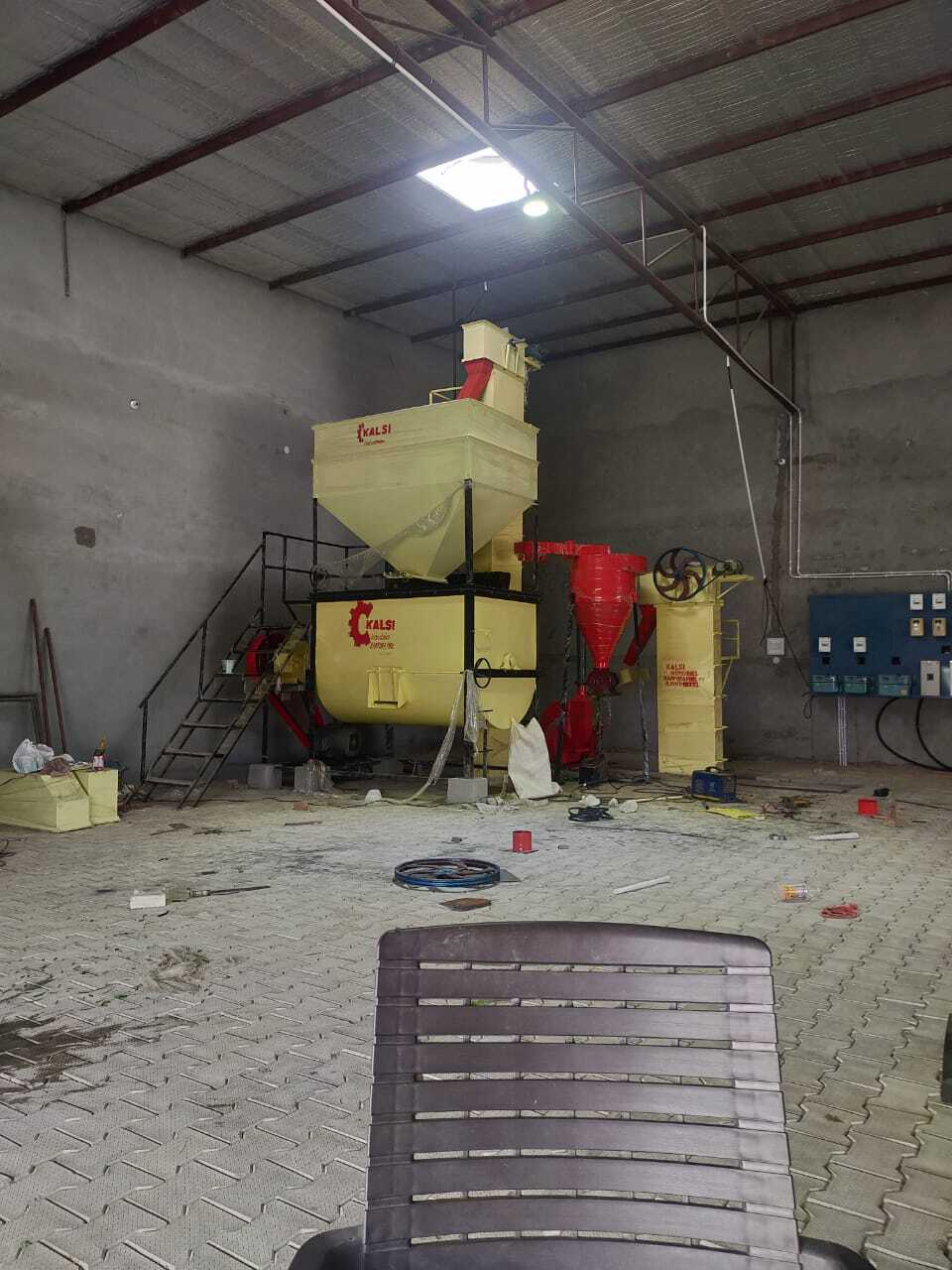 Cattle Poultry Mesh Feed Plant Capacity: 300 Kg/hr