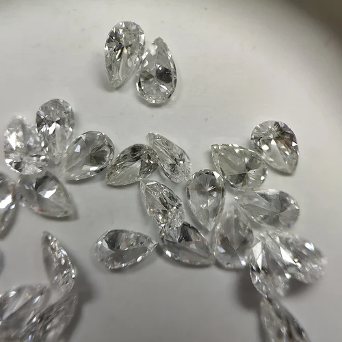 Lab Created Diamonds For Ear Stud Diamond Carat: As Per Requirement Carat