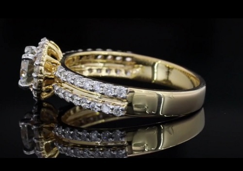 White Diamond Lab Grown Diamond Ring Density: 100