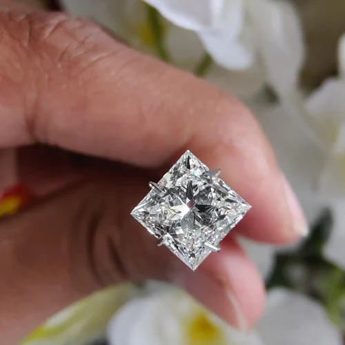 Lab Created Diamonds For Solitaire Stud Diamond Carat: As Per Requirement Carat