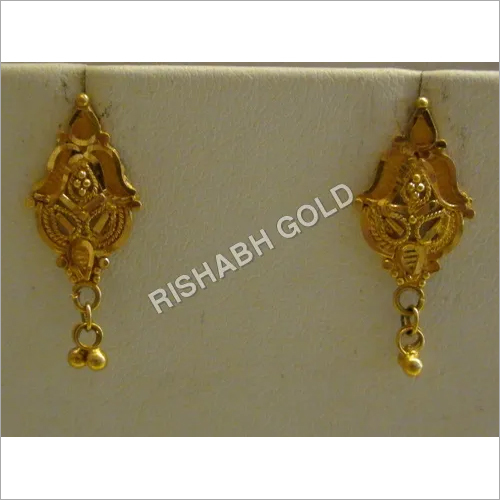 स्टाइलिश गोल्ड ईयररिंग्स जेंडर: महिलाओं के लिए