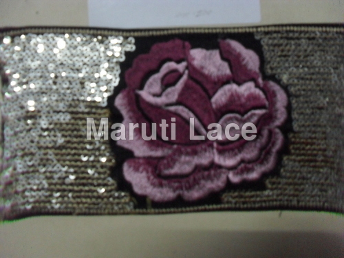 जरी फूल लेस