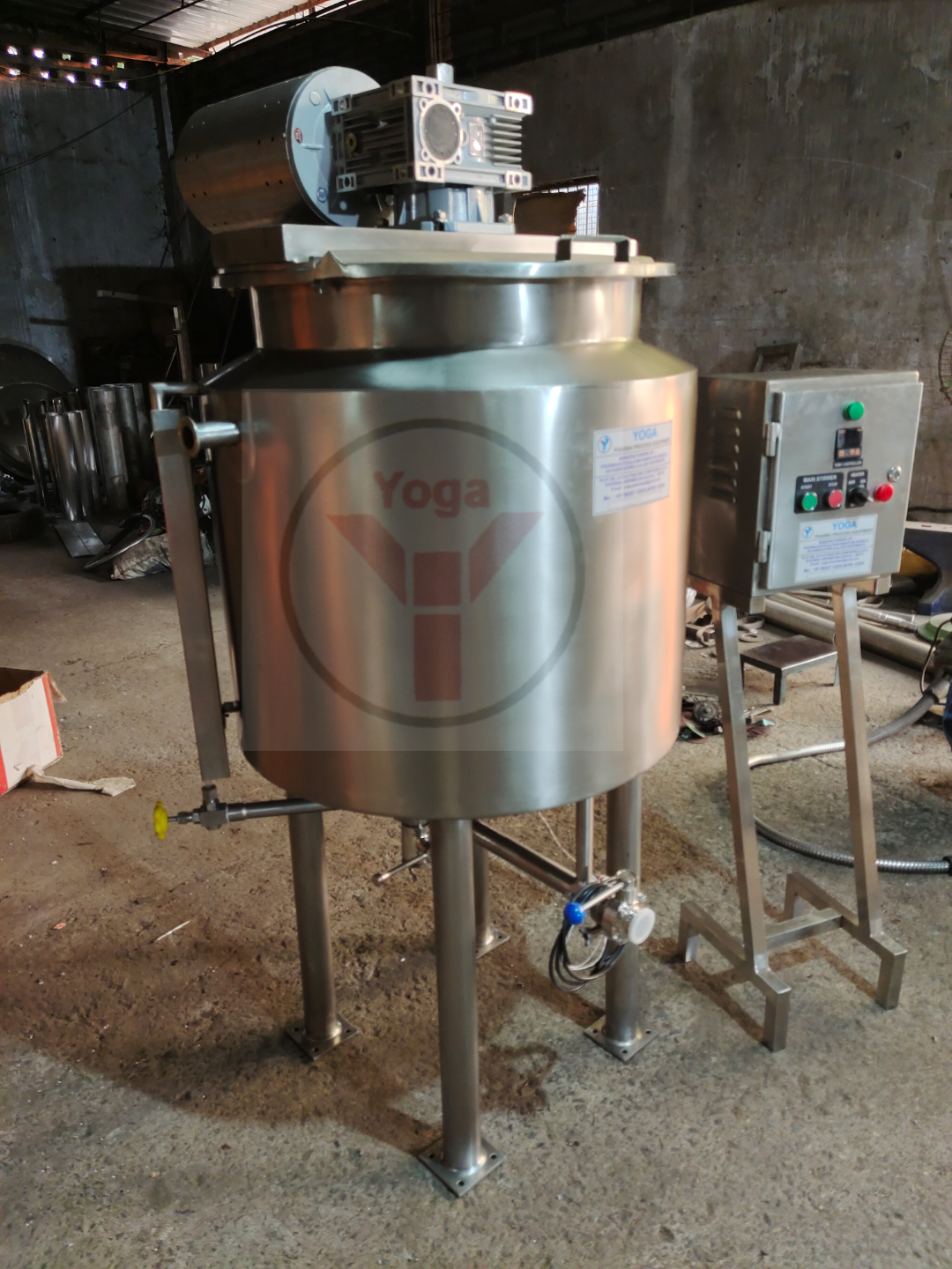 Storage And Mixing Tanks Grade: Standard Grade