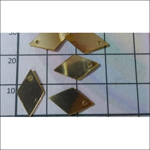प्लास्टिक 15Mm X 10Mm काइट सेक्विन