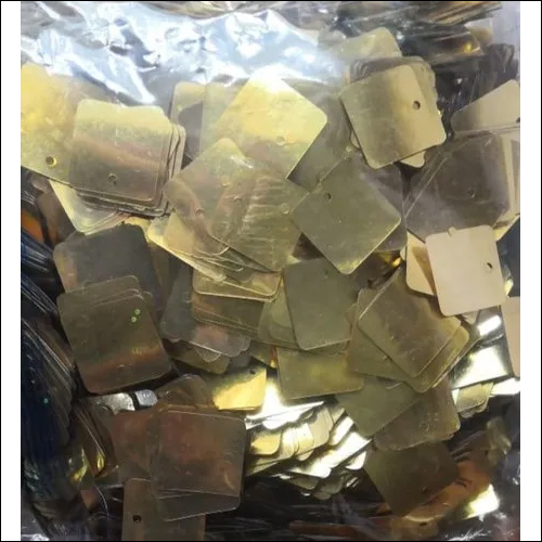 शिमर वॉल पैनल के लिए गोल्डन 30 एमएम स्क्वायर सेक्विन