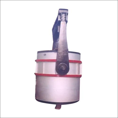 स्ट्रांग माइल्ड स्टील बॉटम पोरिंग लैडल