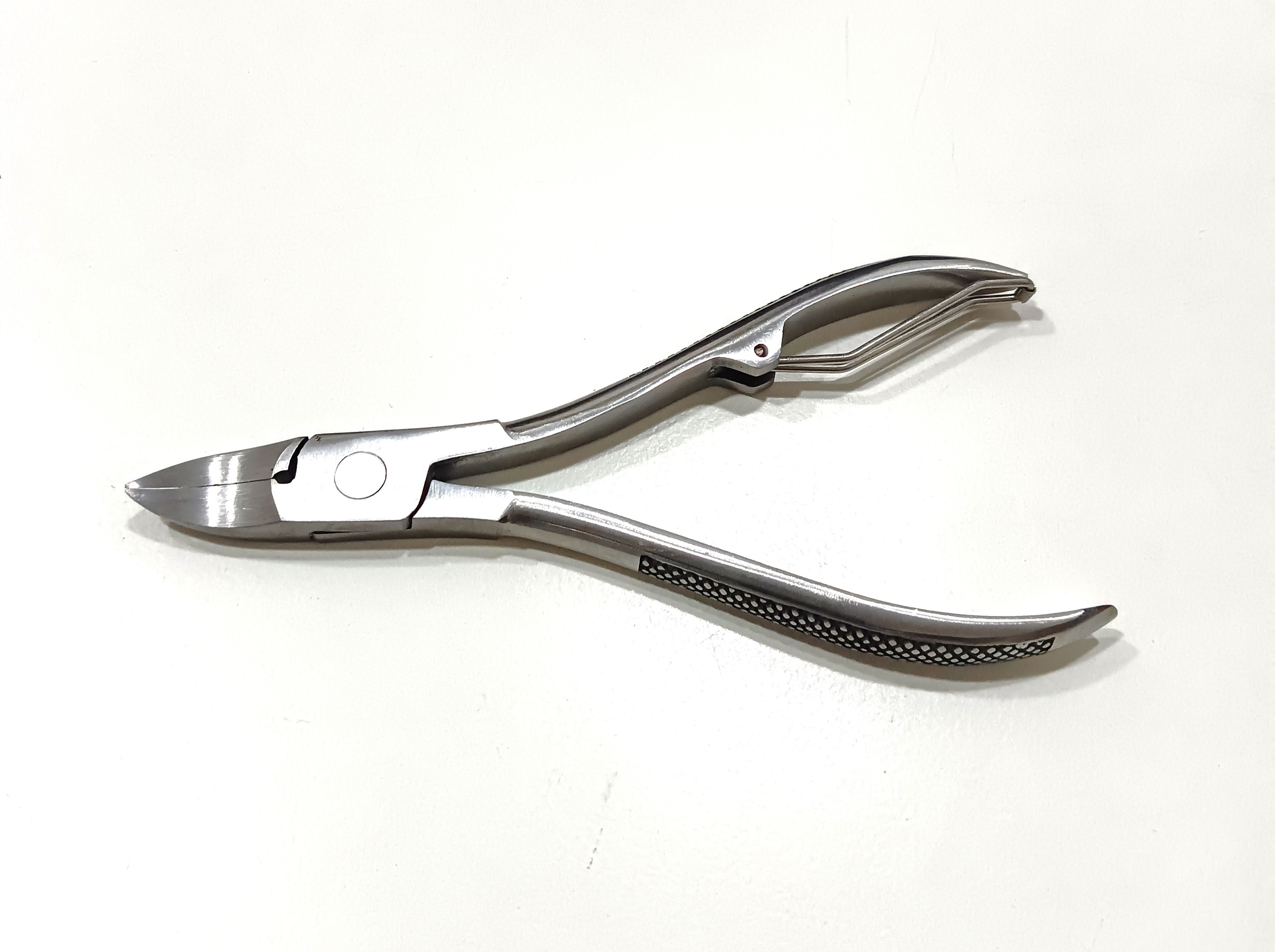 Pig Teeth Cutter - Steel Material, 12cm Length | 100g Lightweight Design, Precision Cutting Tool