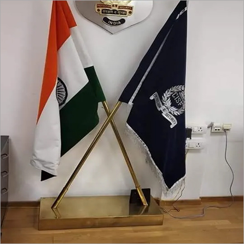 गोल्डन ब्रास क्रॉस स्टैंड 3 फीट बाय 6 फीट का उपयोग: राष्ट्रीय ध्वज