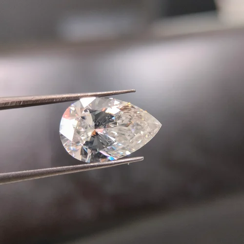 Man Made Diamonds For Earring Diamond Carat: As Per Requirement Carat