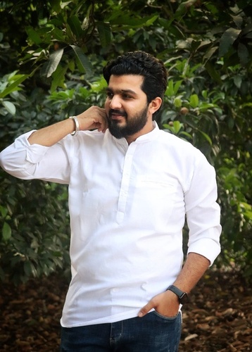 व्हाइट शॉर्ट कुर्ता