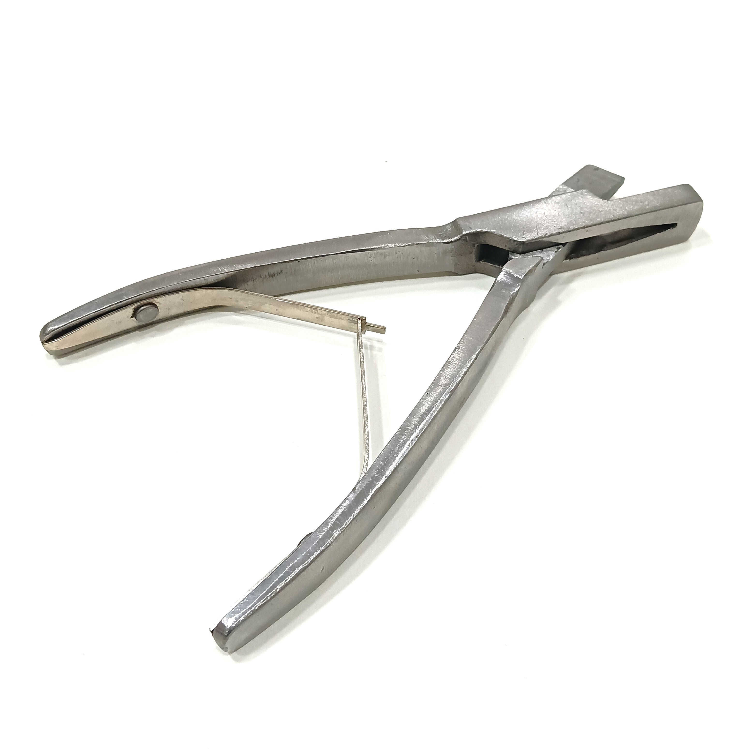 Pig Ear Notcher Plier ( U Shape ) - Material: Steel
