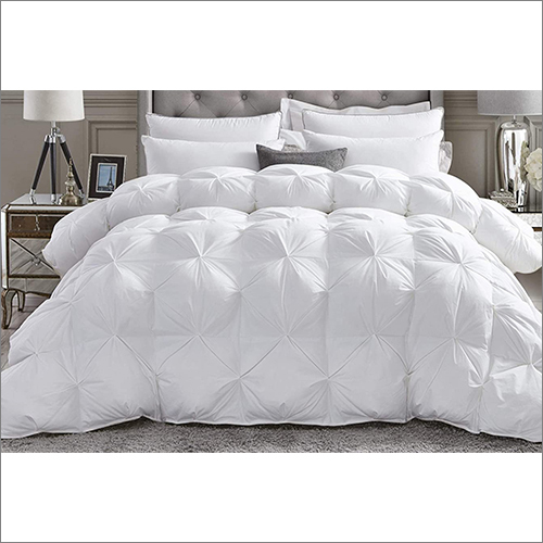 Plain Dyed White Pinch Pleat Comforter