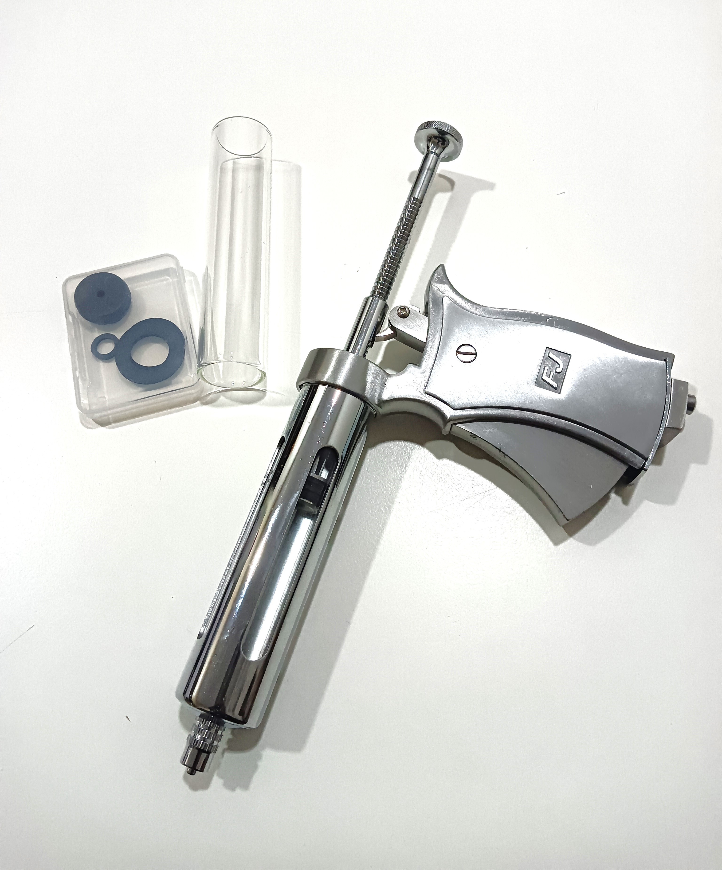 Piston Type Vaccinator - Material: Steel